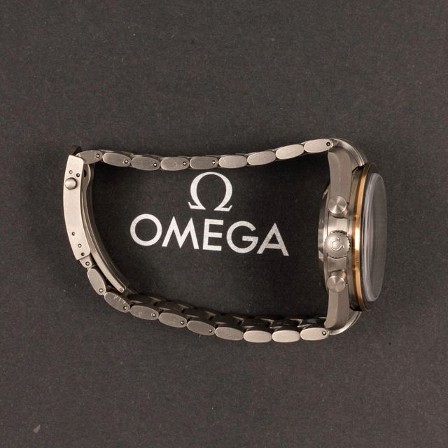 Omega Speedmaster Moonwatch 311.62.42.30.06.001 Image 2